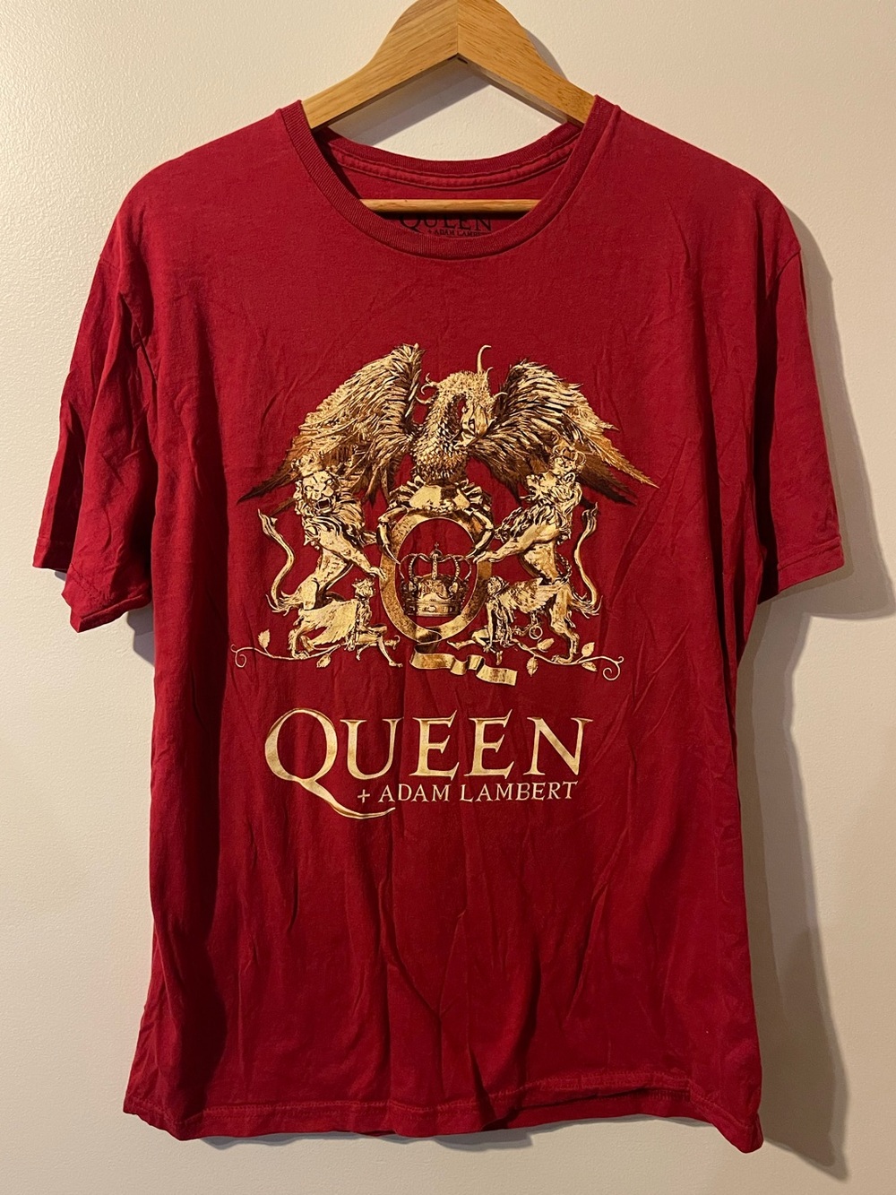 Queen Adam Lambert Concert T-Shirt Rhapsody Tour 2023 Band Graphic Red Size L